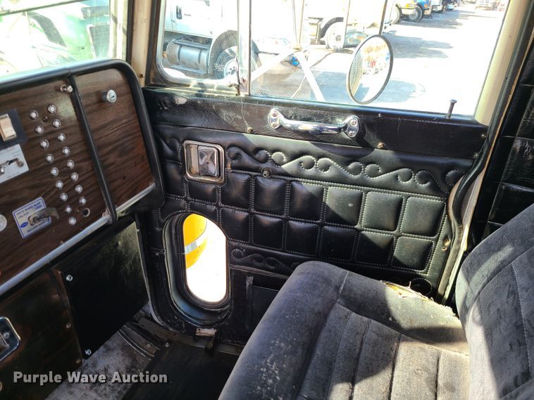 image for item JG9246 1984 Peterbilt 359  semi truck