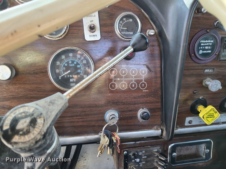 image for item JG9246 1984 Peterbilt 359  semi truck