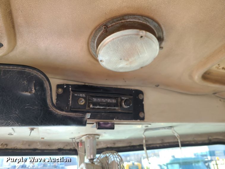 image for item JG9246 1984 Peterbilt 359  semi truck