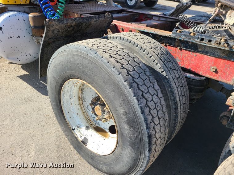 image for item JG9246 1984 Peterbilt 359  semi truck