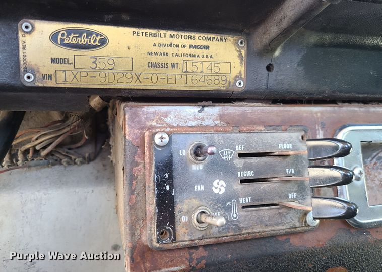 image for item JG9246 1984 Peterbilt 359  semi truck