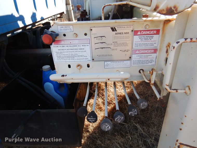 image for item JJ9693 1981 Ford L8000  crane truck