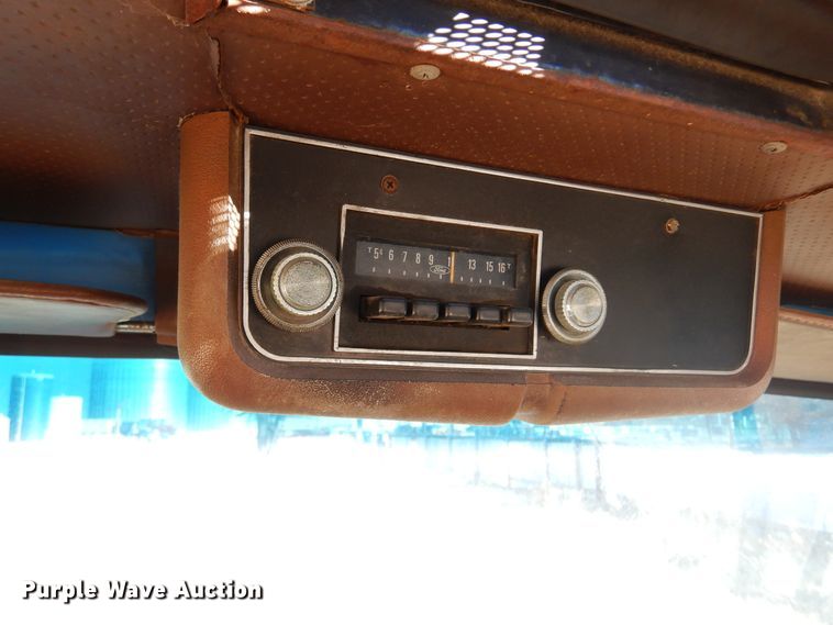 image for item JJ9693 1981 Ford L8000  crane truck