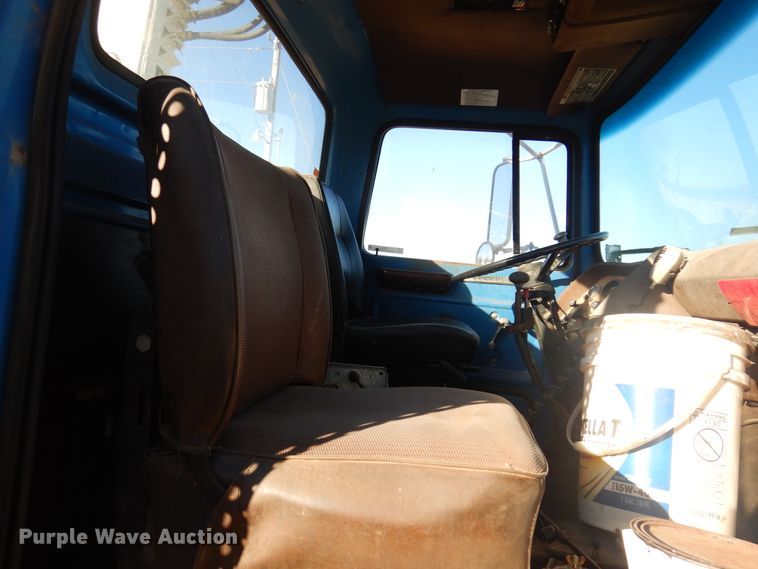 image for item JJ9693 1981 Ford L8000  crane truck