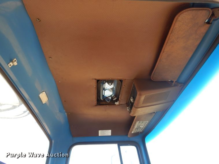 image for item JJ9693 1981 Ford L8000  crane truck