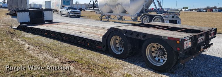image for item JP9038 2007 XL 70MFG  lowboy equipment trailer