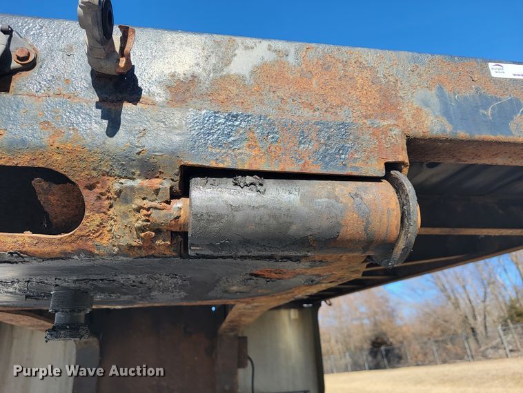 image for item JP9038 2007 XL 70MFG  lowboy equipment trailer