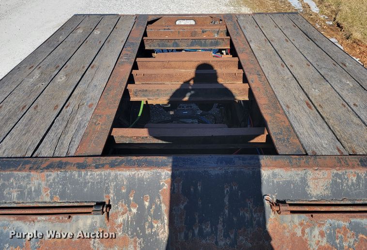 image for item JP9038 2007 XL 70MFG  lowboy equipment trailer