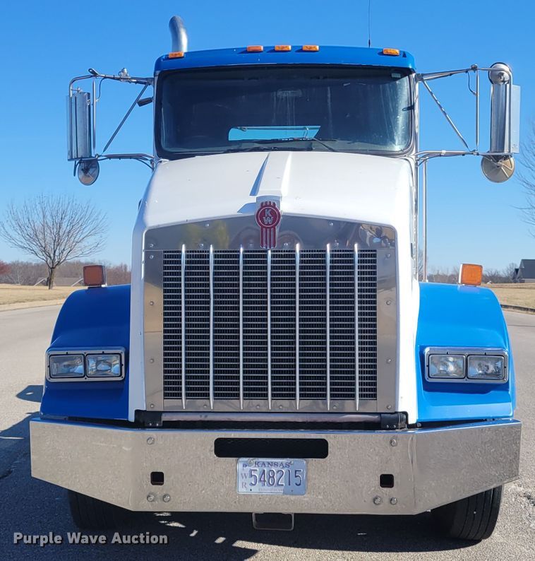 image for item KH9807 2012 Kenworth T800  semi truck