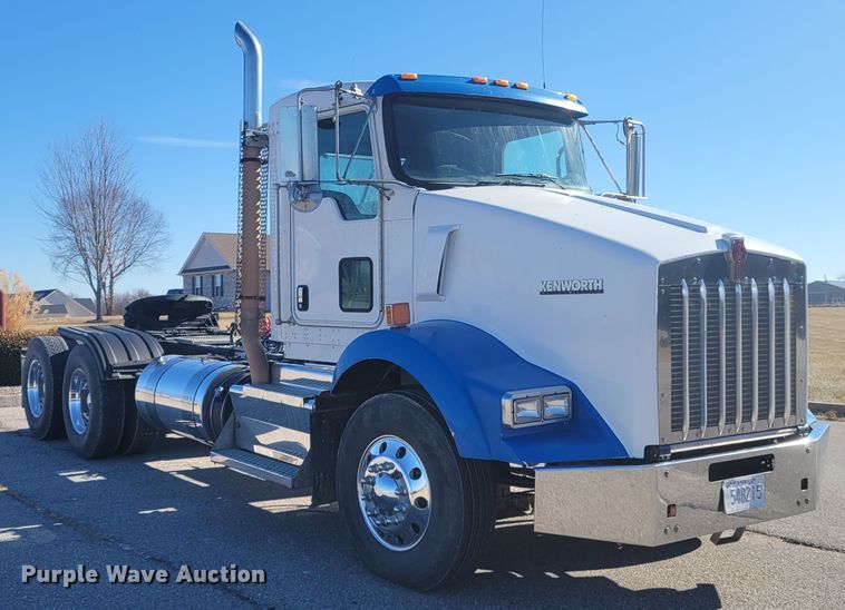 image for item KH9807 2012 Kenworth T800  semi truck