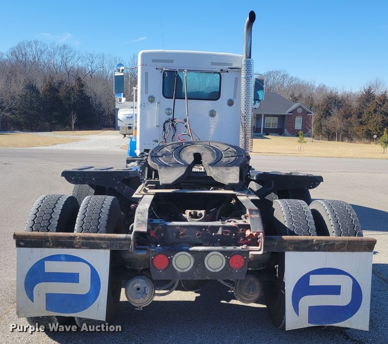 image for item KH9807 2012 Kenworth T800  semi truck