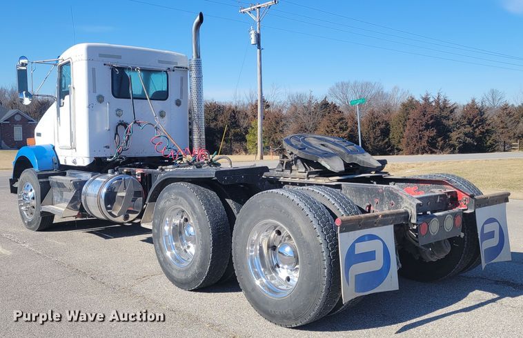 image for item KH9807 2012 Kenworth T800  semi truck