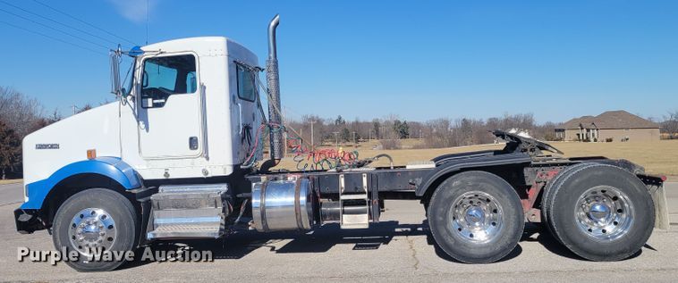 image for item KH9807 2012 Kenworth T800  semi truck