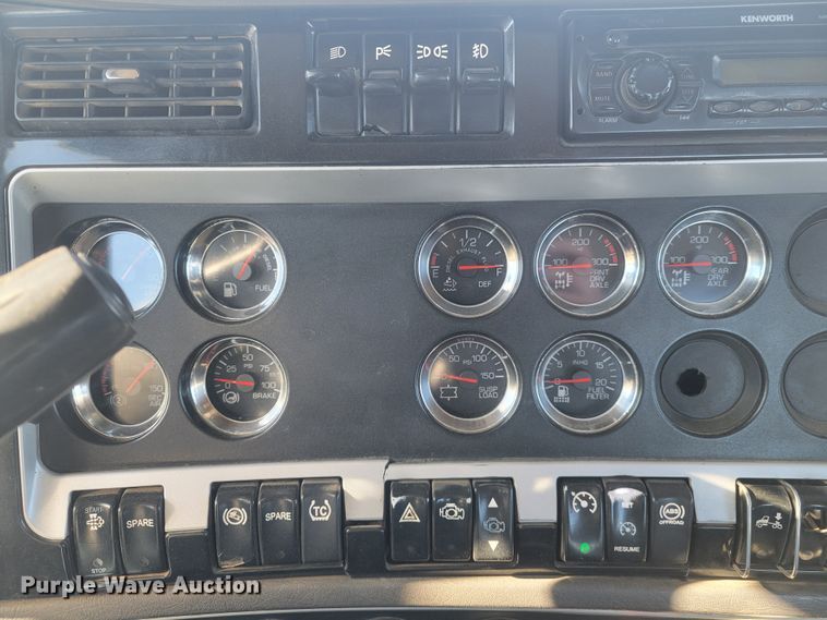 image for item KH9807 2012 Kenworth T800  semi truck