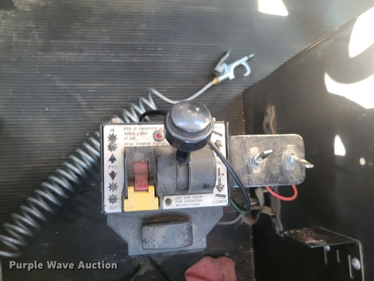 image for item KH9807 2012 Kenworth T800  semi truck