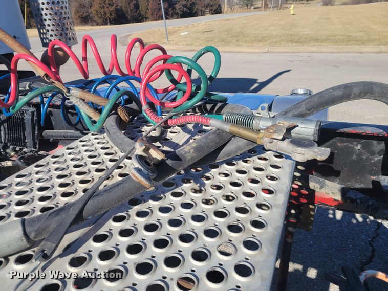 image for item KH9807 2012 Kenworth T800  semi truck