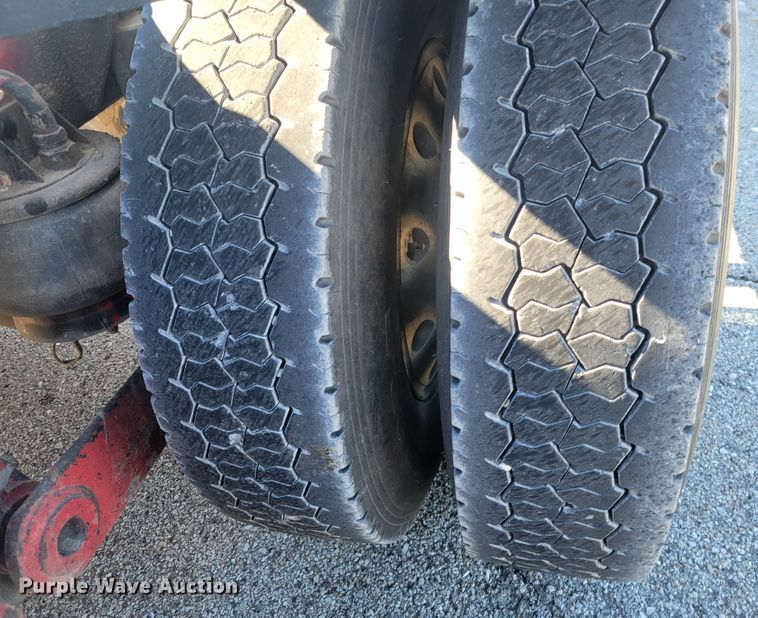 image for item KH9807 2012 Kenworth T800  semi truck