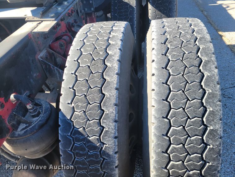 image for item KH9807 2012 Kenworth T800  semi truck