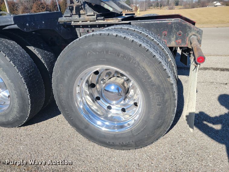 image for item KH9807 2012 Kenworth T800  semi truck