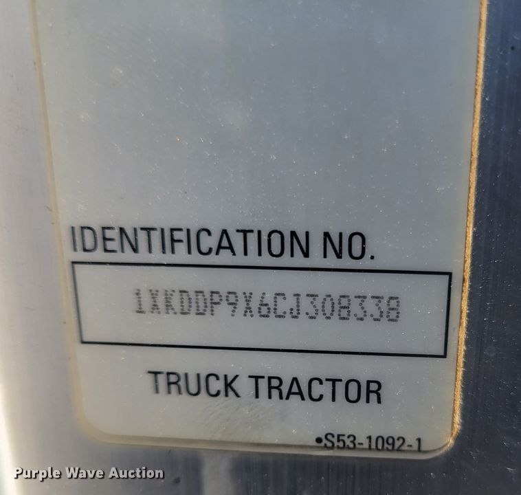 image for item KH9807 2012 Kenworth T800  semi truck