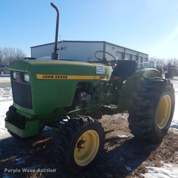 image for item DH8174 John Deere 850  tractor