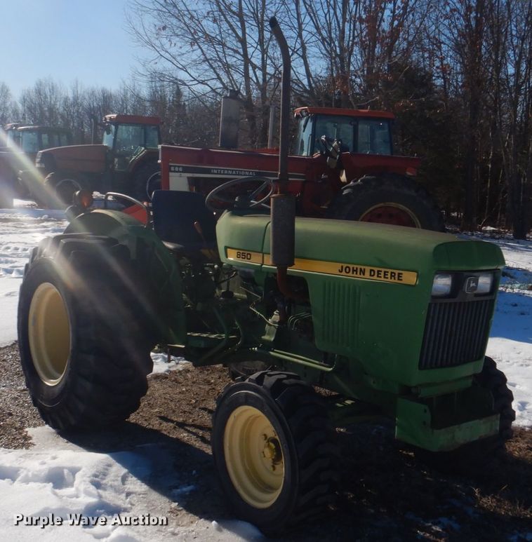 image for item DH8174 John Deere 850  tractor