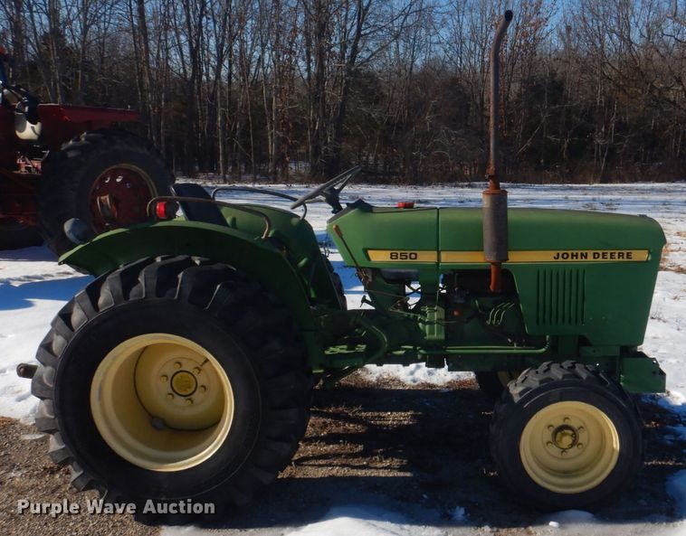 image for item DH8174 John Deere 850  tractor