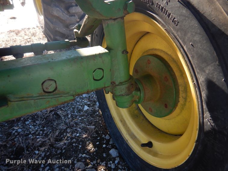 image for item DH8174 John Deere 850  tractor