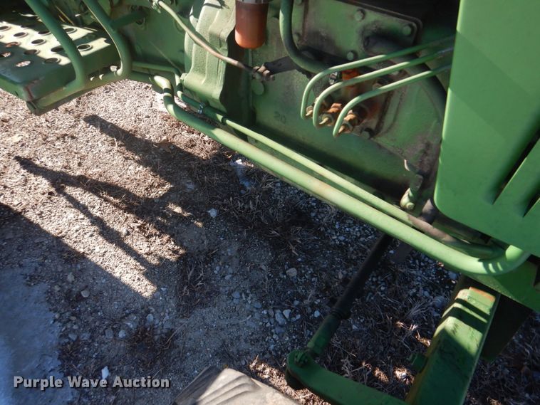 image for item DH8174 John Deere 850  tractor