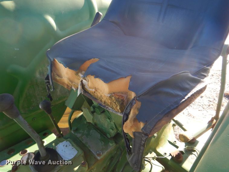 image for item DH8174 John Deere 850  tractor