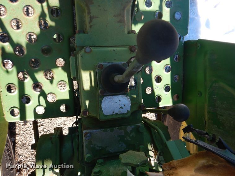 image for item DH8174 John Deere 850  tractor