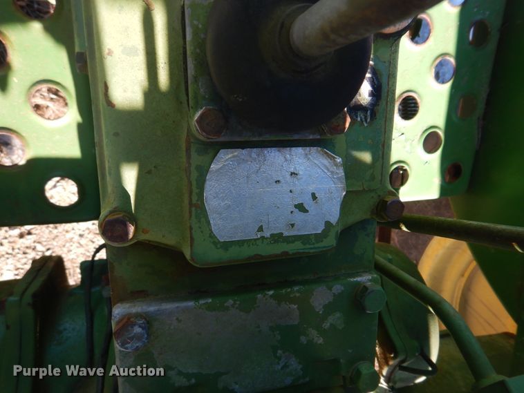 image for item DH8174 John Deere 850  tractor