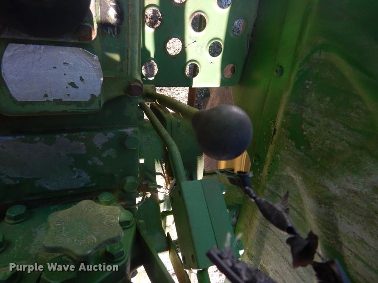 image for item DH8174 John Deere 850  tractor