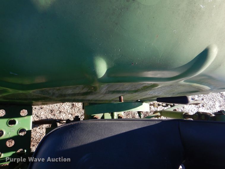 image for item DH8174 John Deere 850  tractor