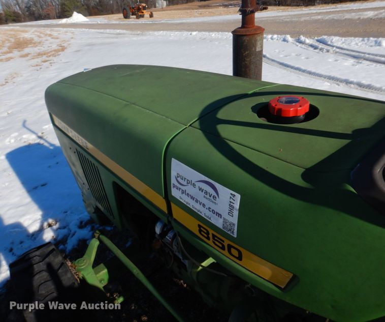 image for item DH8174 John Deere 850  tractor