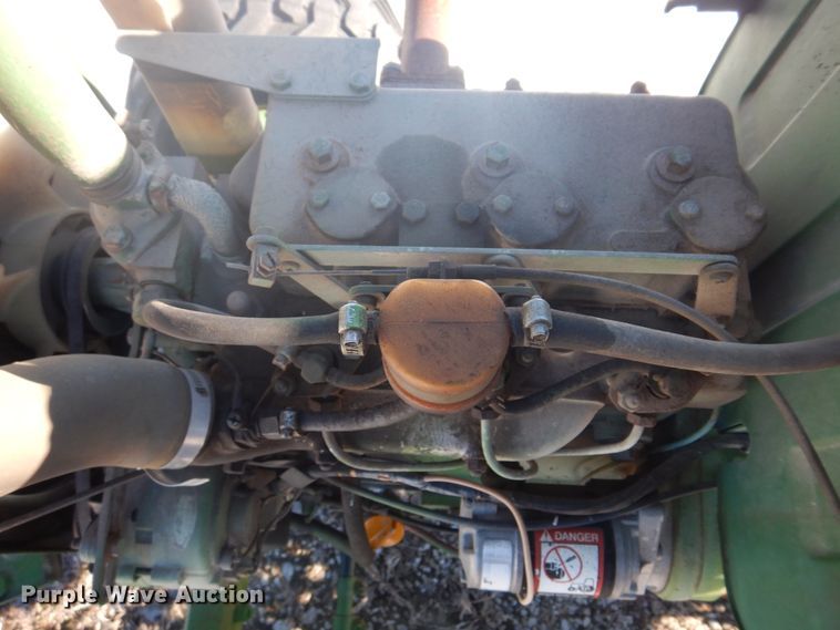 image for item DH8174 John Deere 850  tractor