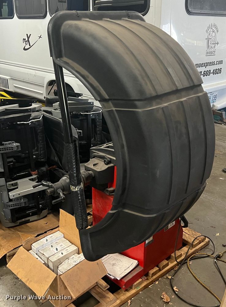 image for item DH8176 Snap-on EEWB304D  tire balancer