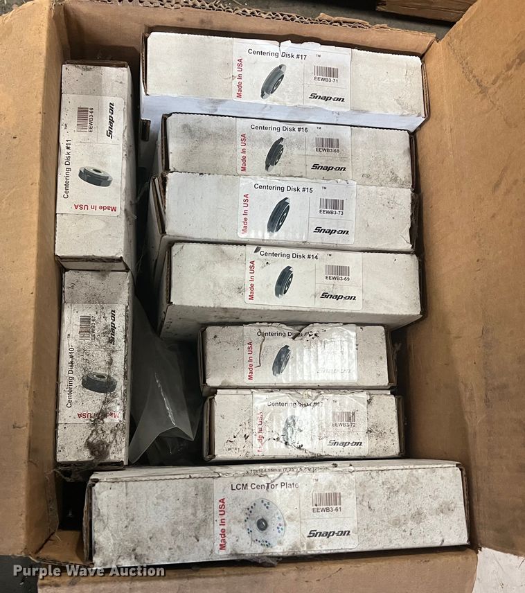 image for item DH8176 Snap-on EEWB304D  tire balancer