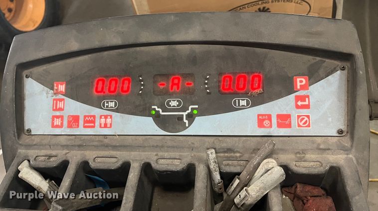 image for item DH8176 Snap-on EEWB304D  tire balancer