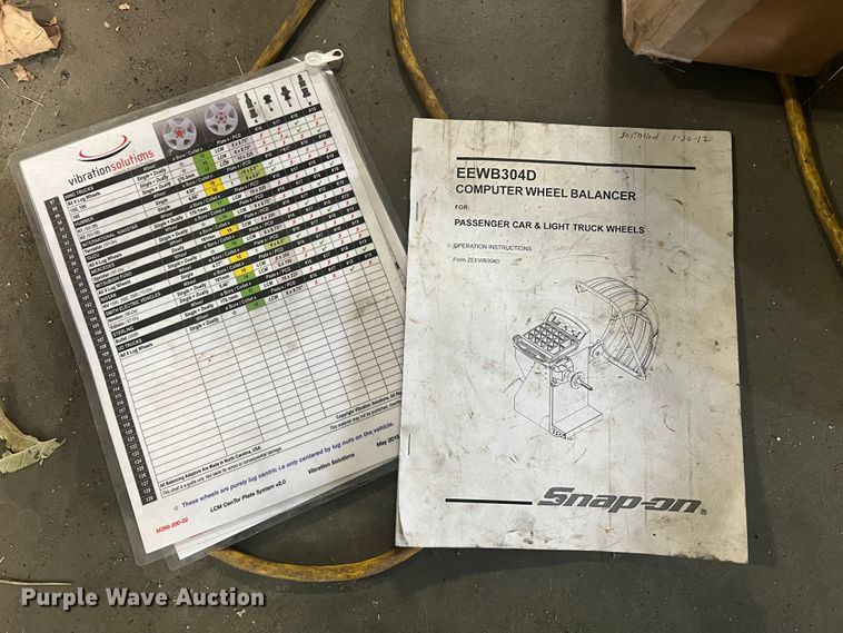 image for item DH8176 Snap-on EEWB304D  tire balancer