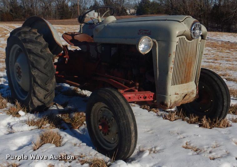 image for item DH8187 1955 Ford 600  tractor