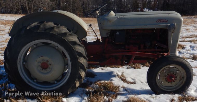 image for item DH8187 1955 Ford 600  tractor