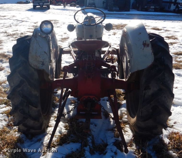image for item DH8187 1955 Ford 600  tractor