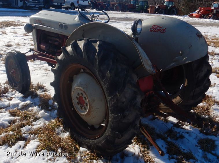 image for item DH8187 1955 Ford 600  tractor