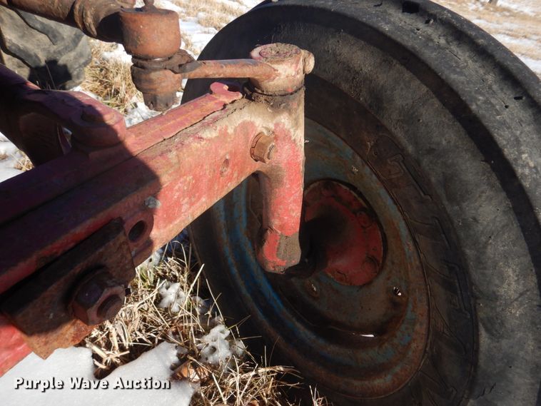 image for item DH8187 1955 Ford 600  tractor