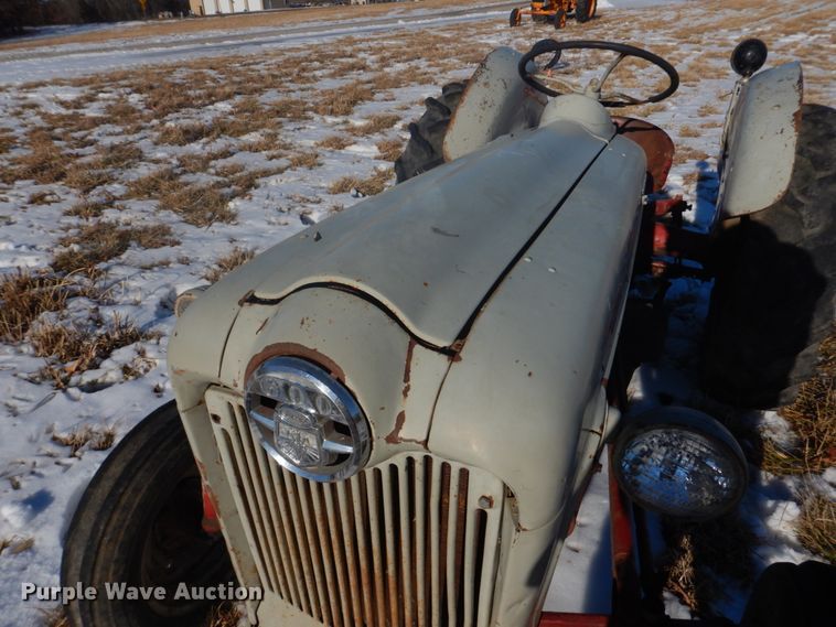 image for item DH8187 1955 Ford 600  tractor