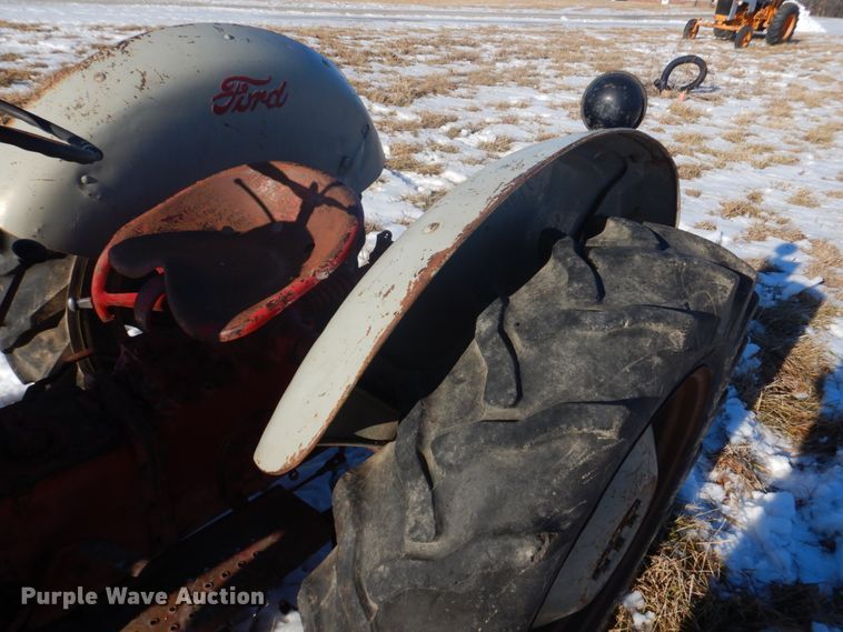 image for item DH8187 1955 Ford 600  tractor