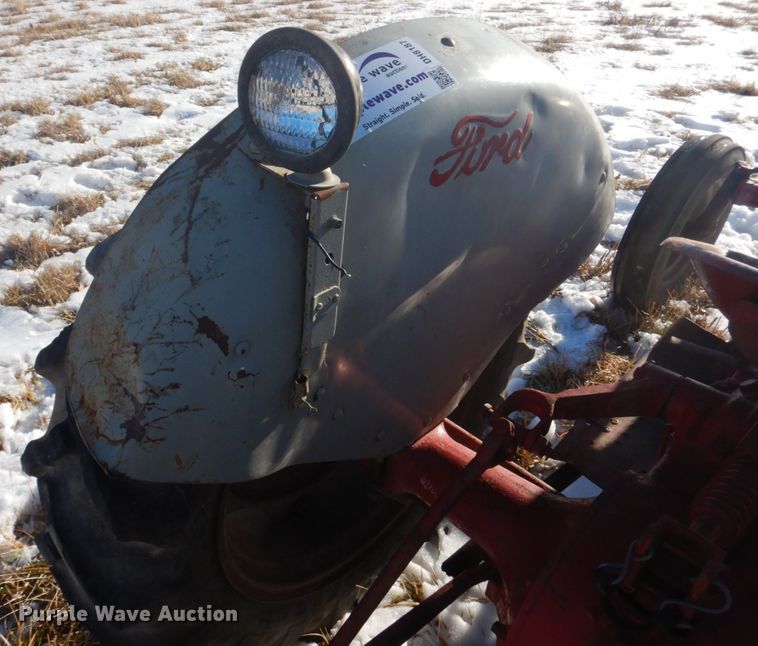 image for item DH8187 1955 Ford 600  tractor