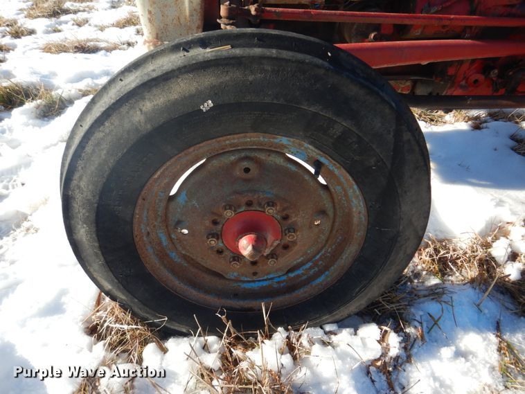 image for item DH8187 1955 Ford 600  tractor