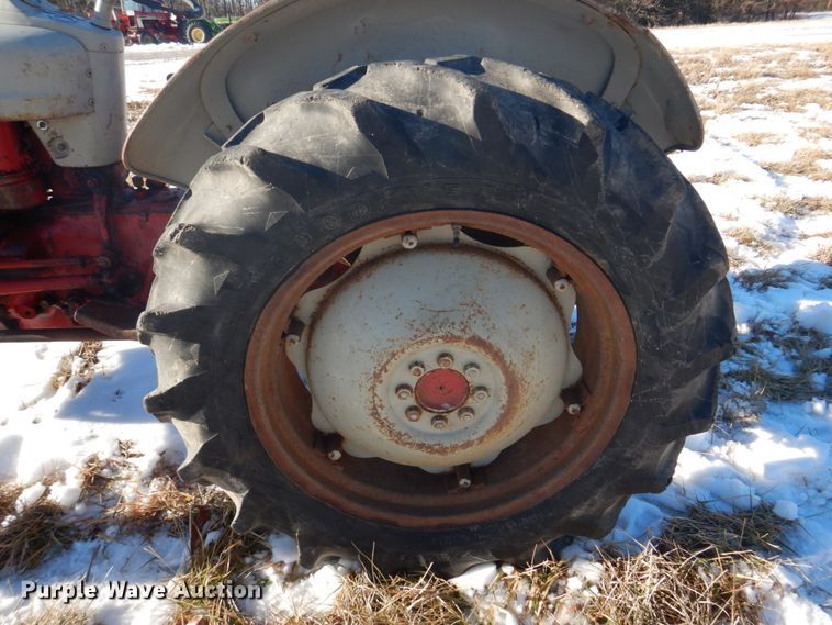 image for item DH8187 1955 Ford 600  tractor